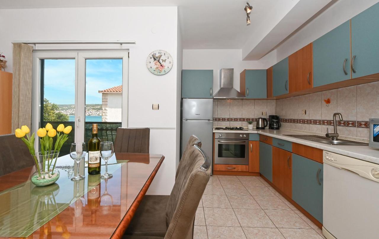Apartments Marija Трогир Экстерьер фото