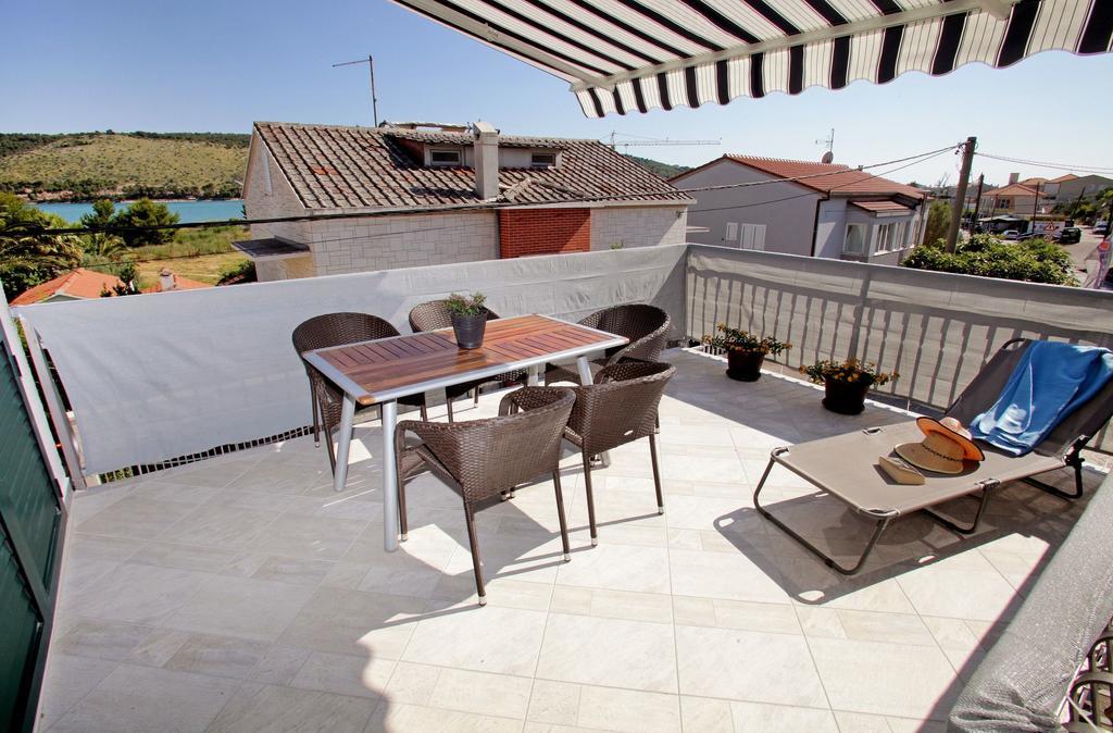 Apartments Marija Трогир Экстерьер фото